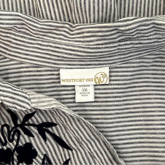 SOLD 🛍️ Westport Women’s Cotton Floral Embroidered Striped Button Down Blouse - Picture 7 of 7